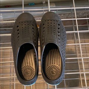 LIGHTLY WORN NATIVE SHOES